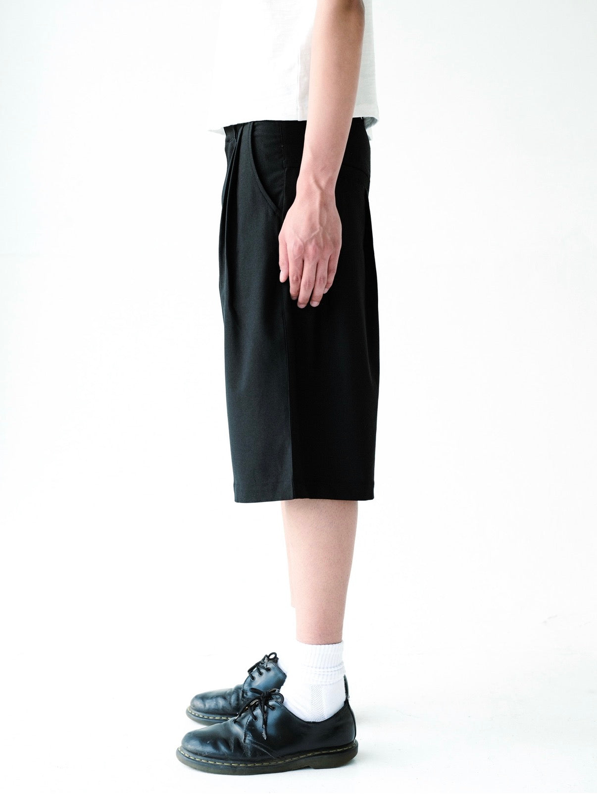 Black Pleated Baggy Shorts