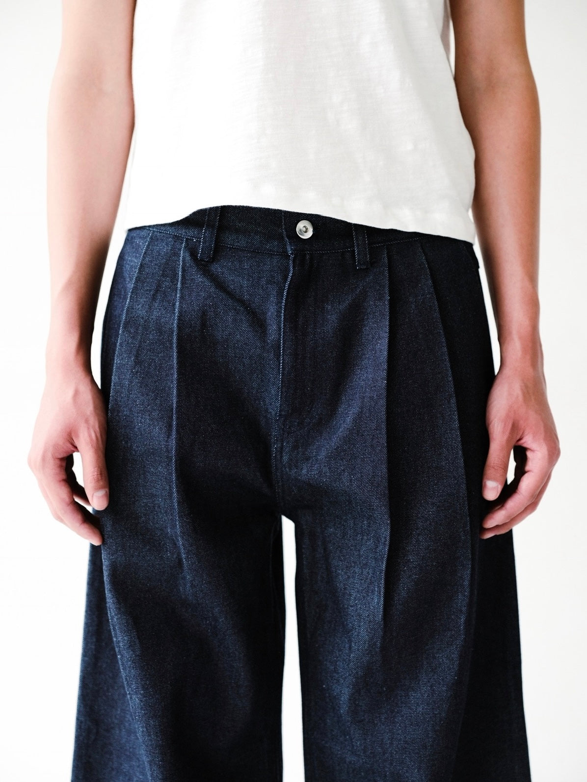 Indigo Raw Selvedge Pleated Loose-Fit Denim